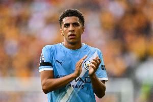 刘易斯：完成曼城百场感觉很不真实；重夺英超是我们的巨大动力