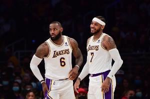 安东尼：我近期和詹姆斯聊过但没聊篮球 他最重要的是保持健康