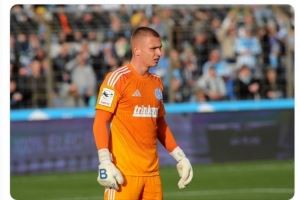 记者：兹沃勒有意杜伊斯堡门将布劳内，德乙、英冠也有球队关注他